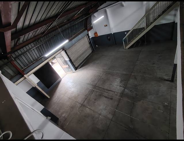154M² WAREHOUSE TO LET IN STEELEDALE
